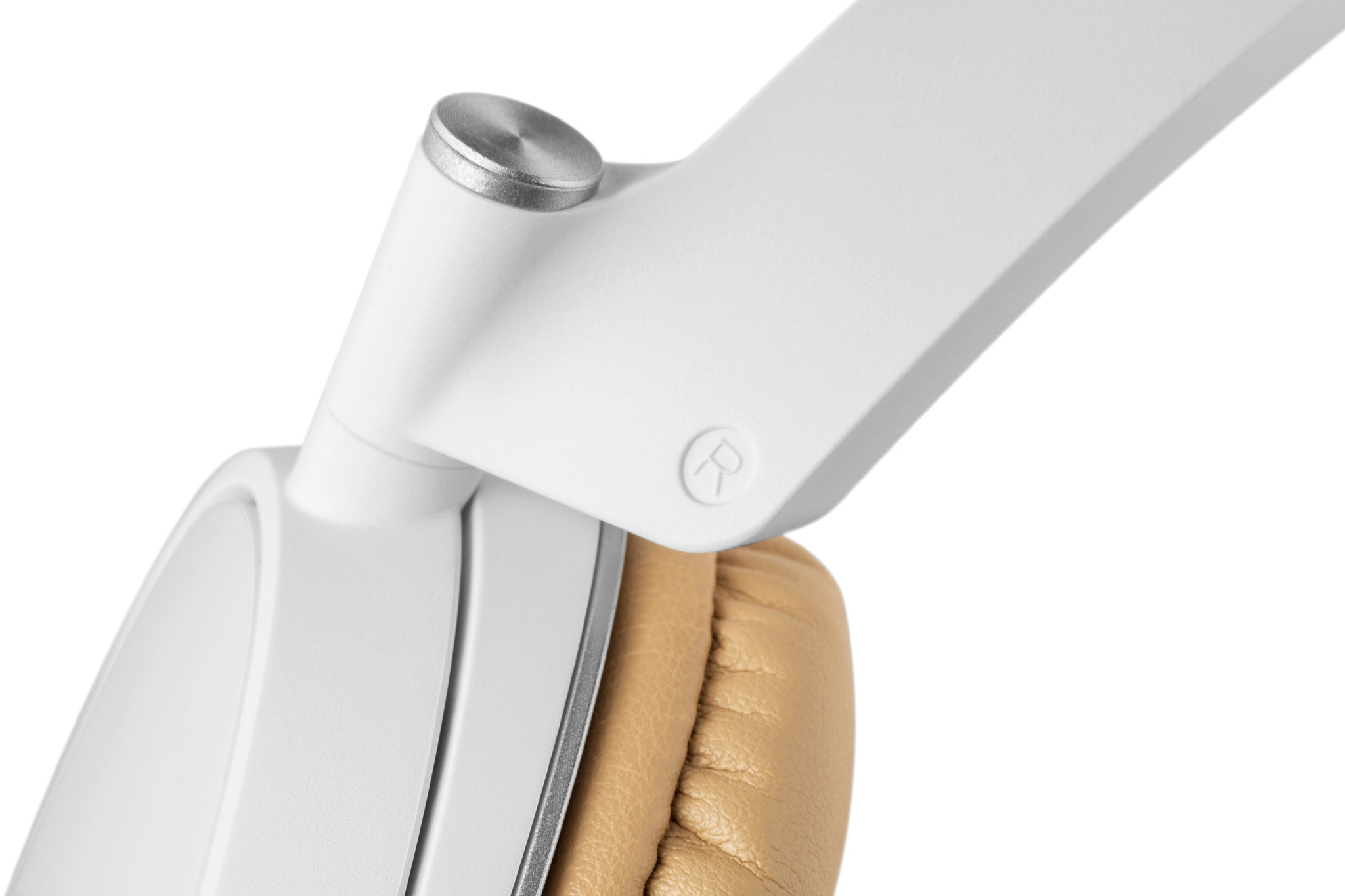 Edifier P841 Premium Headphones With Microphone - White